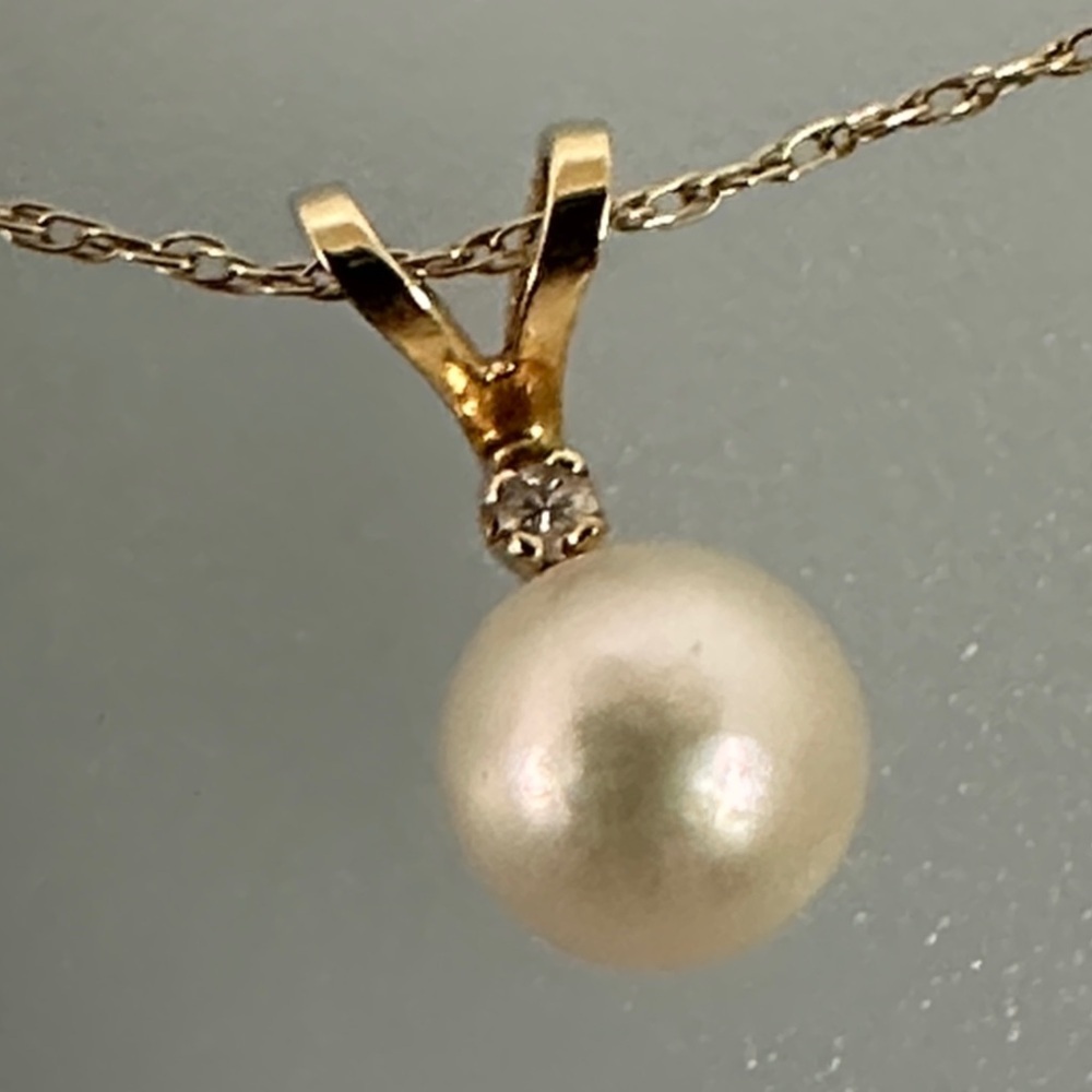 14k real solid Gold  real Diamond  real Pearl Pendant Necklace